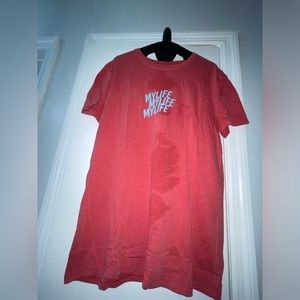 Red shirt